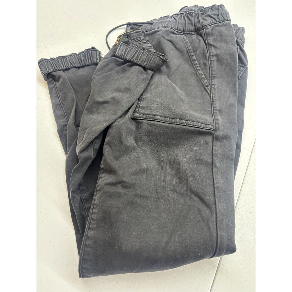 Women's American Eagle Black Joggers size 4